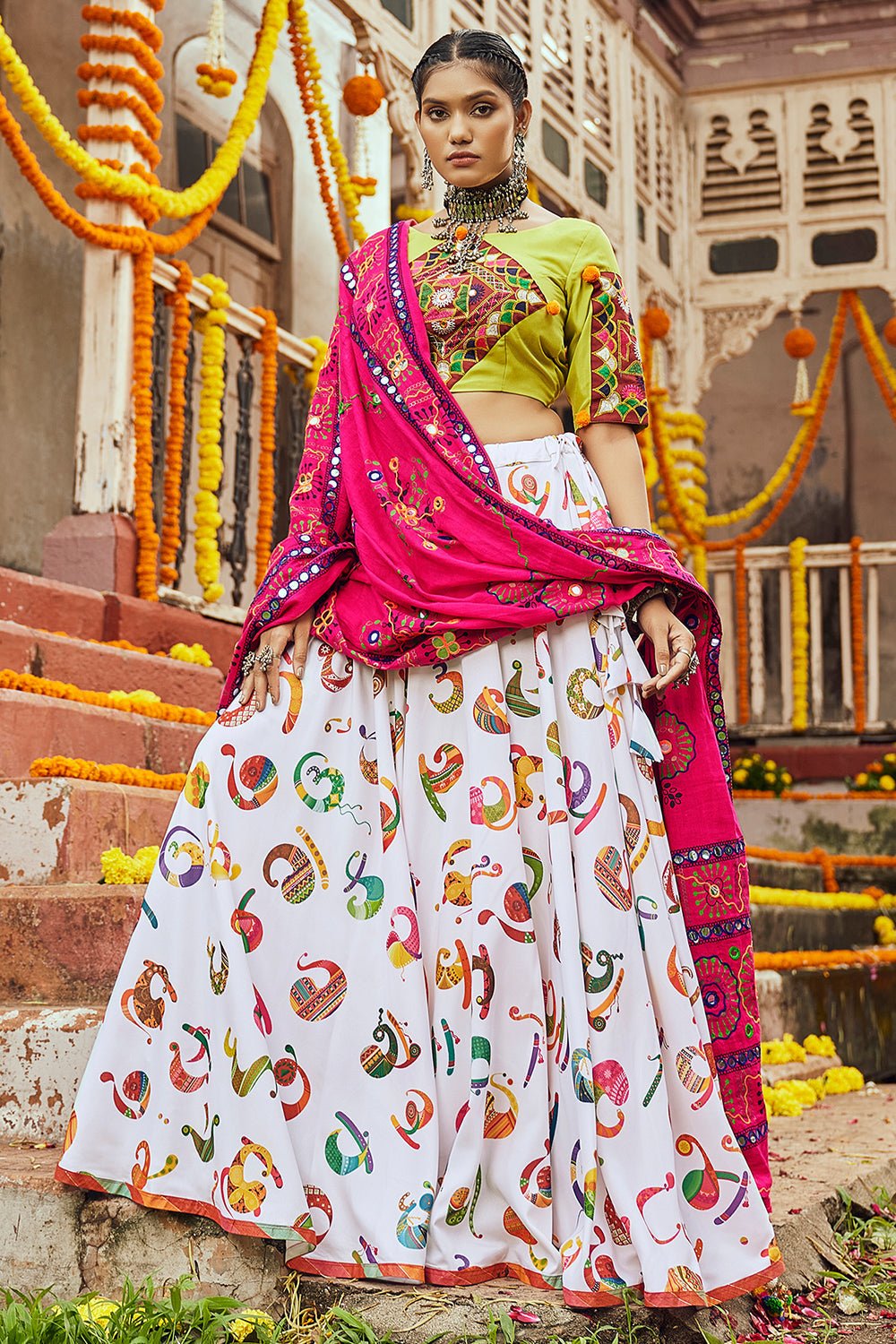 Trends will come & go. But LEHENGA has the power to STAY & CONQUER🌺 This  beautiful combination of Beige & Red ( Lehenga ) by @swati147... | Instagram