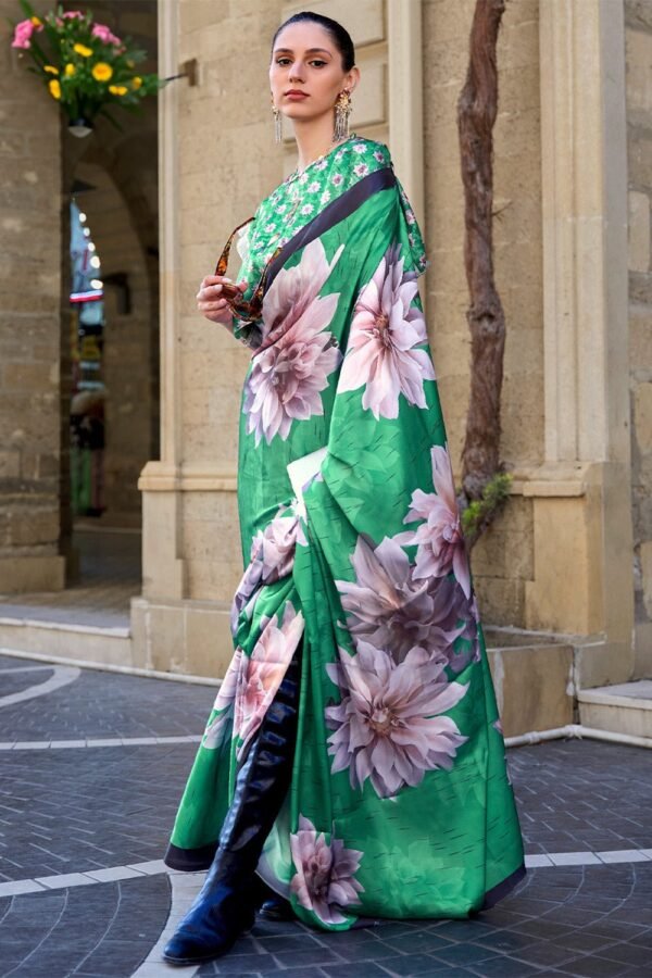 Green Silk Digital Printed Saree With Blouse Piece