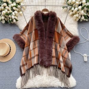 Leora Premium Winter Capes with?Fur?Detailing